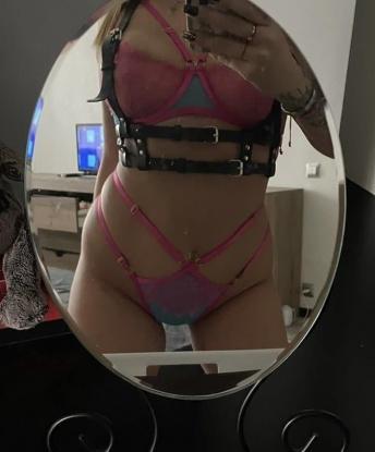 Эксклюзивные услуги от элитной брюнетки. Я реализую все твои фантазии и желания. Позволь себе немного роскоши и страсти. Звони, не пожалеешь! 12506, 20 лет